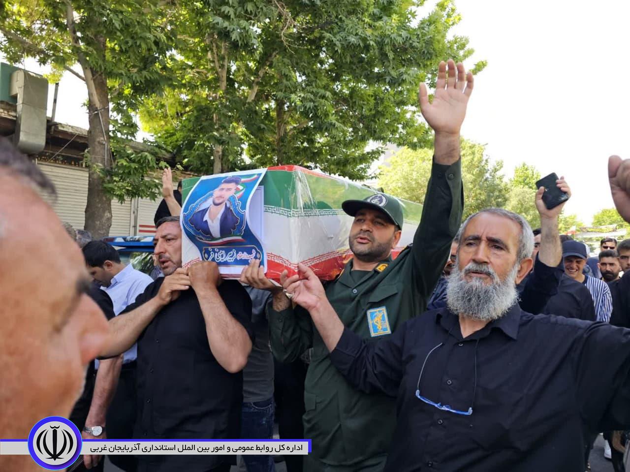 مراسم تشییع پیکر پاک شهید زبیر امینی فر در شهرستان نقده برگزار شد