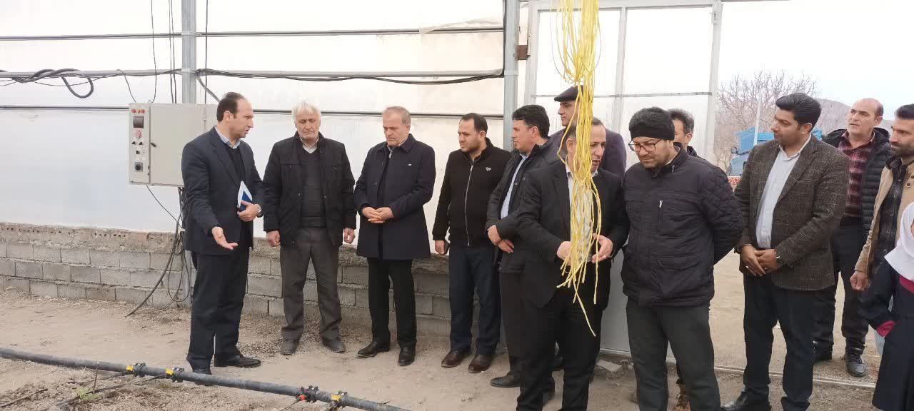 بهرهبرداری از گلخانه سبزی و صیفی در روستای کوزهگران با حضور فرماندار شهرستان نقده
