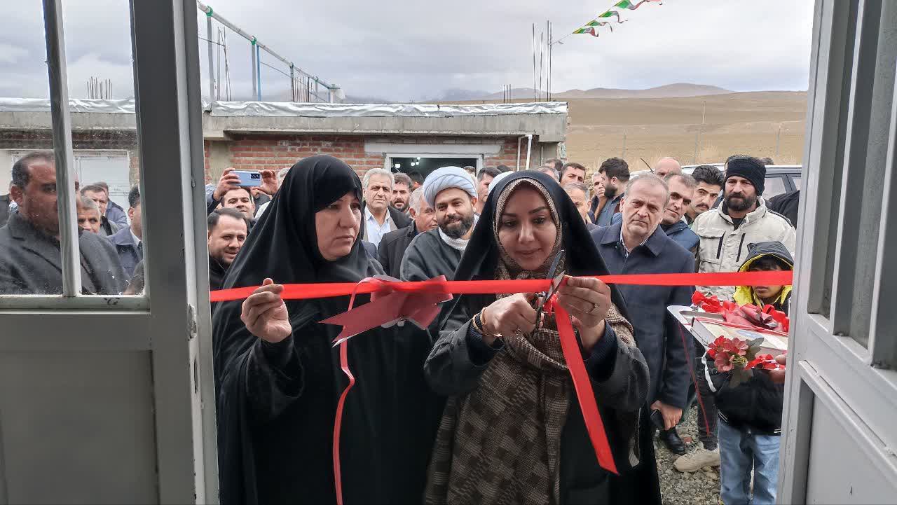 بهره برداری از مرغداری گوشتی در روستای جاشیران با حضور فرماندار شهرستان نقده